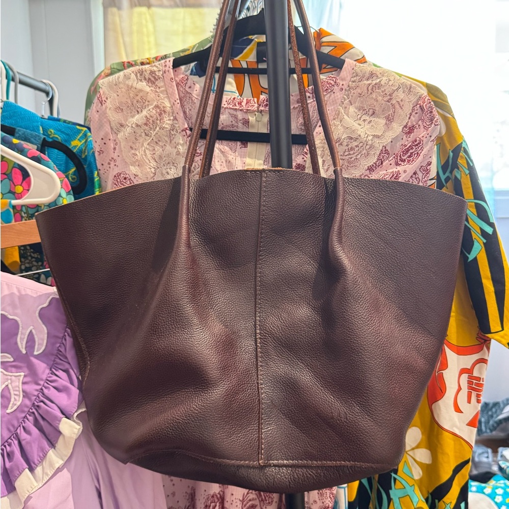 Portland Leather Devan Oversized Tote Cold Brew